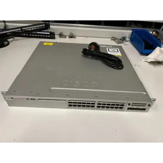 Cisco Ws-C3850-24P-E + C3850-Nm-4-1G Ip Services License Ap Count 100 Poe Switch