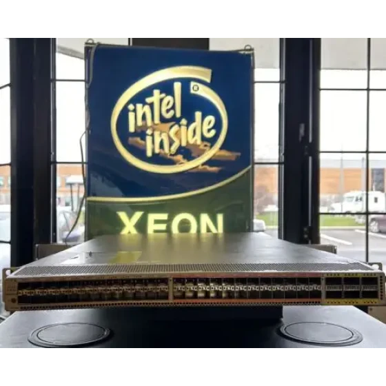 Cisco N5K-C5672Up-16G Nexus 5672Up Sfp+ Fibre Channel Switch /W 2X Psu