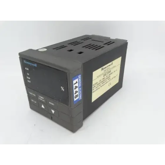 HONEYWELL DC330L-E0-000-10-000000-00-0 TEMPERATURE CONTROLLER