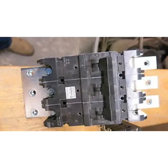 Interruptor automático Heinemann Gj1P-Z8-8W 600 Amp 65 Volt Dc