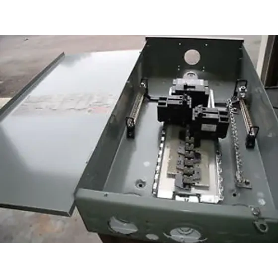 #1122 Br2040B200R Cutler Hammer 200 Amp 120/240 Volt Single Phase 200 A Bkr