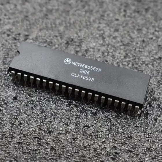 50Pz Mc146805E2P Incapsulamento:Dip-40Unità microprocessore