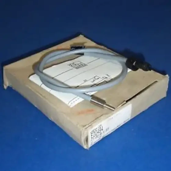 IFM ELECTRONIC FIBER OPTIC DIFFUSE REFLECTION SENSOR E20494 FT-00-M-V-E3