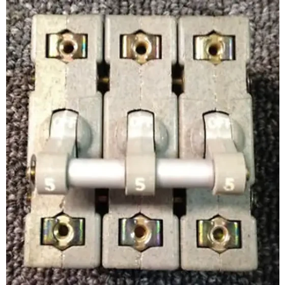 Heinemann Circuit Breaker 3Xam17-5-208Ac-54-400 Hz Poles 3 Voltage Rating 208