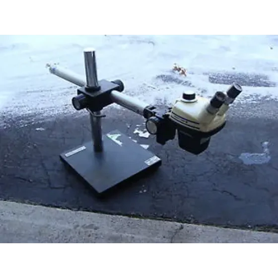 Bausch /Leica Cambridge Stereozoom 4 Microscope 10X Eyepieces Boom Stand .7X-3X