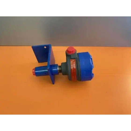 Magnetrol Xtd2-7D01-130 Einpunkt-Ultraschall-Niveauschalter 120-240Vac 275Psi