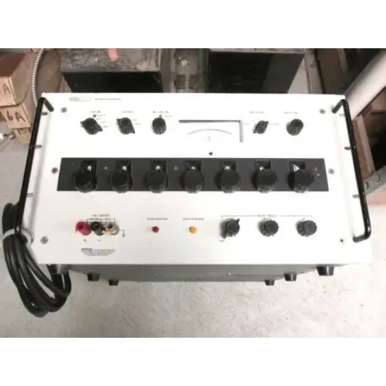 Calibratore Fluke 760A Cat# Z485011 ... A-002