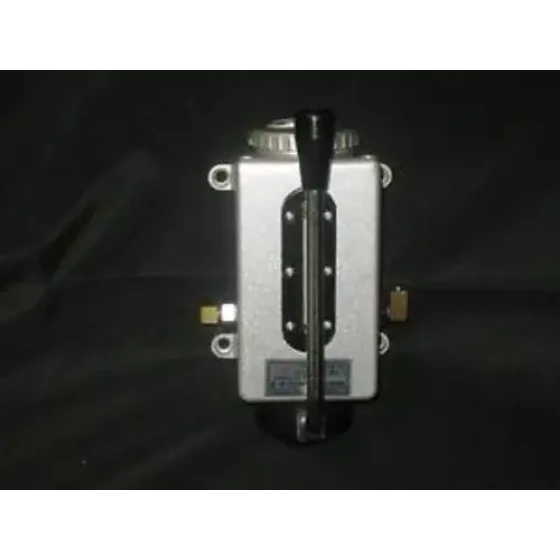 Jin Yin One Shot Manual Lubrication Pump Model Clausing Kondia Part # 100-7/1