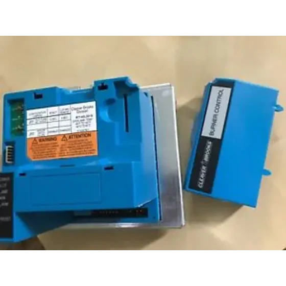 NEW CLEAVER BROOKS R7140L2015833-03062 BURNER CONTROL W/BASE833-2730BOXAV