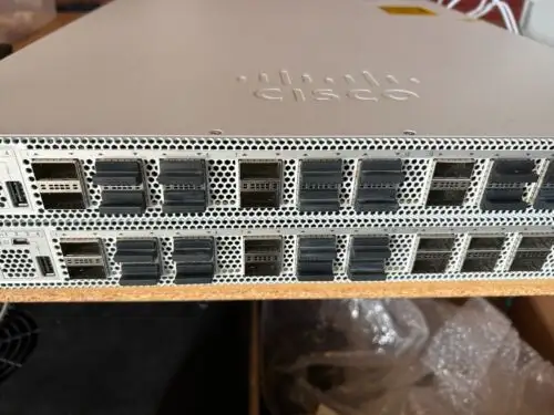 Cisco C9500-24Q-E 24-Port 40Ge Network Ess Fan-T4-R 2X Pwr-C4-950Wac-R A+