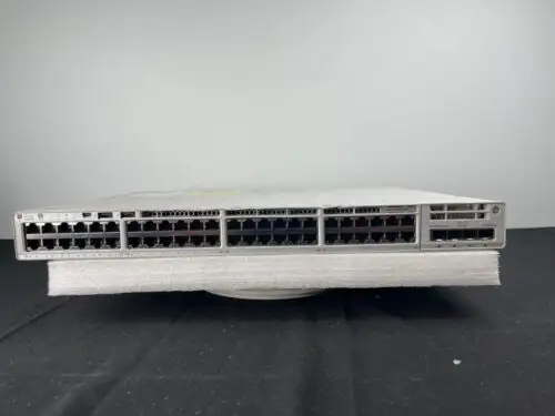 Cisco Catalyst C9200-48P-E 48-Port Verwaltete Gigabit Ethernet Poe+ W/C9200-Nm-4G