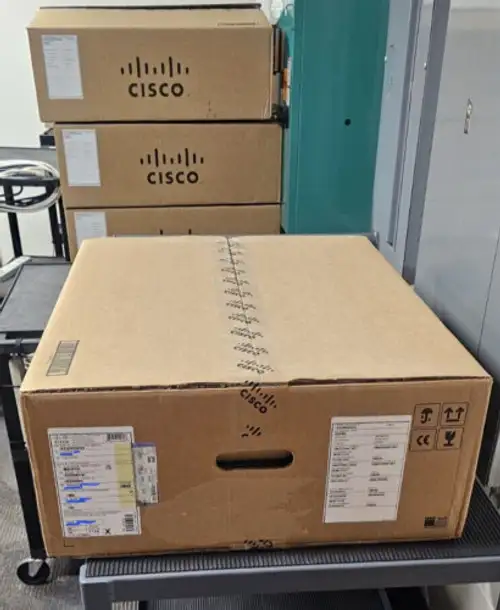 Cisco C9300-48Un-E 48-Port 5G Network Advantage Sealed C9300-Nm-8X Module
