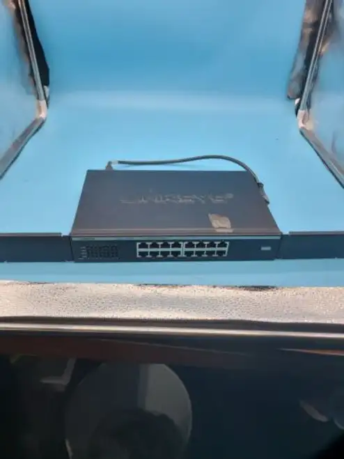 Linksys Etherfast 4116 Ef4116 16-Port 10/100 Ethernet Switch