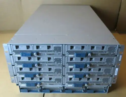 Cisco Ucs5108 + 8X B200 M2 Blade Servers 16X Six-Core 2.40Ghz 192Gb Ram 10Gb Vic