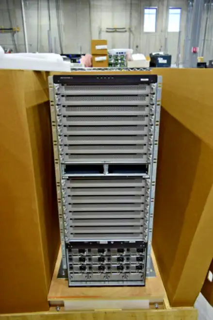 New Ibm Cisco San768C-6 Ds-C9718 Multilayer Director With Fans And Ds-Cac97-3Kw