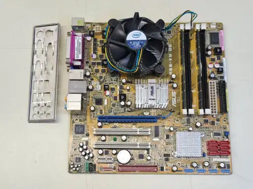 Asus P5E-Vm Do Rev. 1.02G + Core2Duo E4600 + 4Gb + I/O Shield