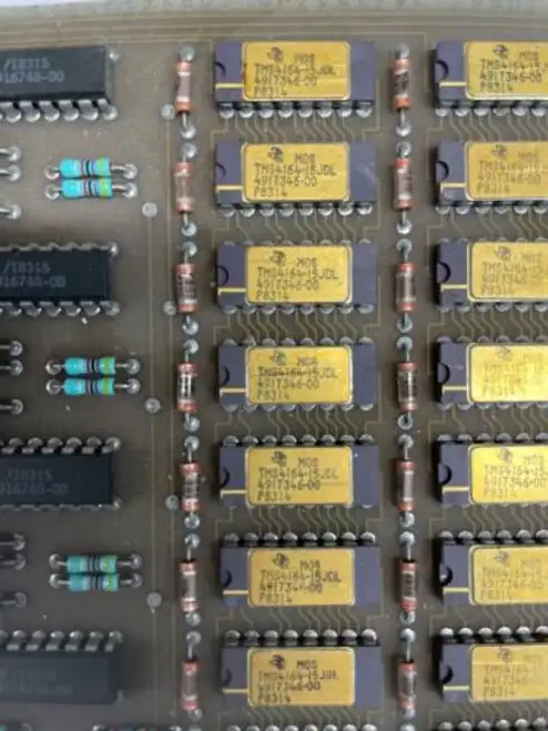 Vintage Computer Parts Gold Recovery Gold Capped Ic Tms4164-15Jdl 4917346-00/A