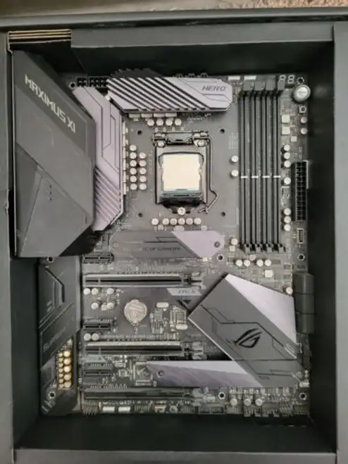 I7 9700K + Asus Rog Maximus Xi Hero Z390 Motherboard Combo
