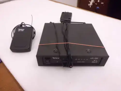 Telex Ur-700 Wireless Microphone System & Wt-700 With Ac Adapter & 2 Antennas