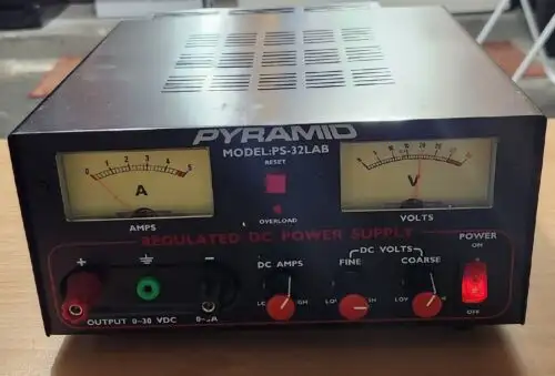 Alimentazione Dc regolata Pyramid Ps-32Lab