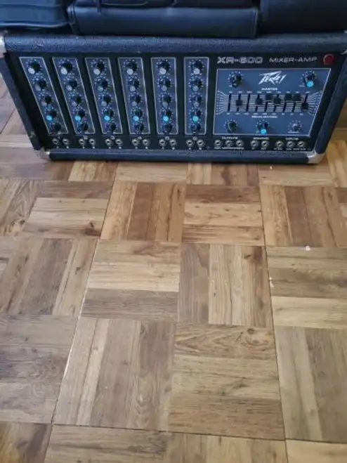 Peavy Xr-600C Series 400 700 Watts