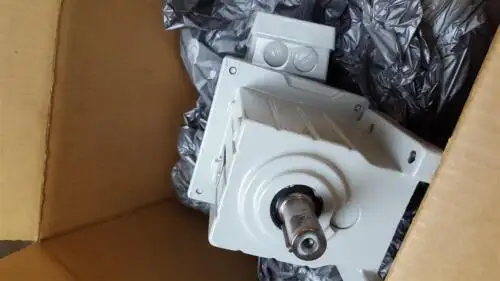 Mdxma1M 071-12 Vde0530 7Kb4-7-381 H Lenze 0.25Kw 1.4/0.82A 50Hz Motor 220-240/38