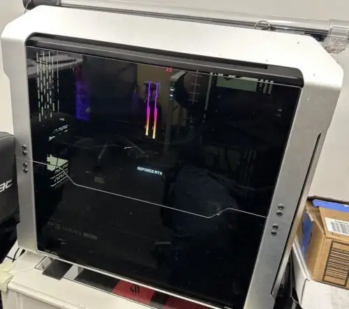 Lian Li Odyssey X Silver Tempered Glass On The Left And Right Sides Aluminum Fu