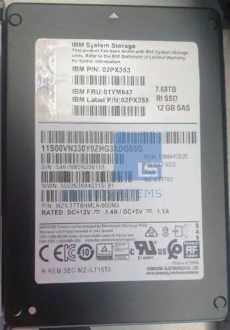 01Ym647 Unità flash Ibm 7,68Tb 12 Gb Sas da 2,5 pollici