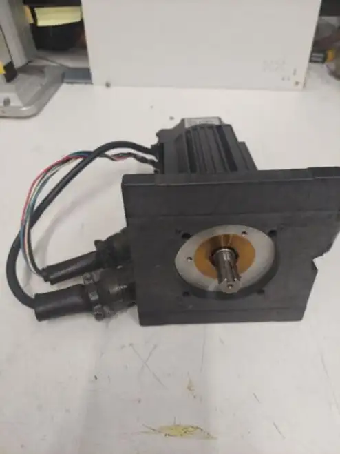 Usarem-03Bya11 Yaskawa Ac Servo Motor Excellent Condition