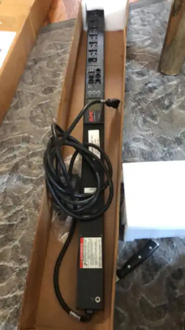 Apc Ap8931 Rack Pdu 2G Switched Zerou 15A 100-120V (8) 5-15