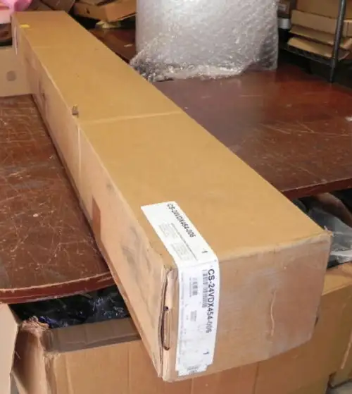 Server Tech Cs-24Vdx454-006 Rack Pdu misurato 240V 3Ph 60A Iec60309 12Xc19 12Xc13