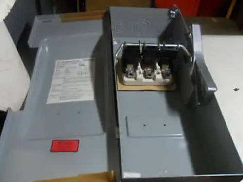 (L16) 1 interrupteur-sectionneur fermé Siemens Ju-323 100 A