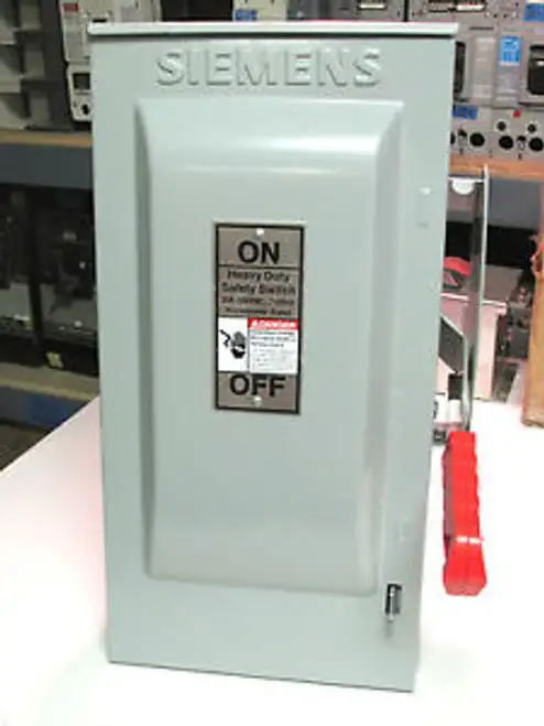 .. Siemens Heavy Duty Safety Switch 30A 600V Nema 3R Cat# Hf361R .. Vr-07