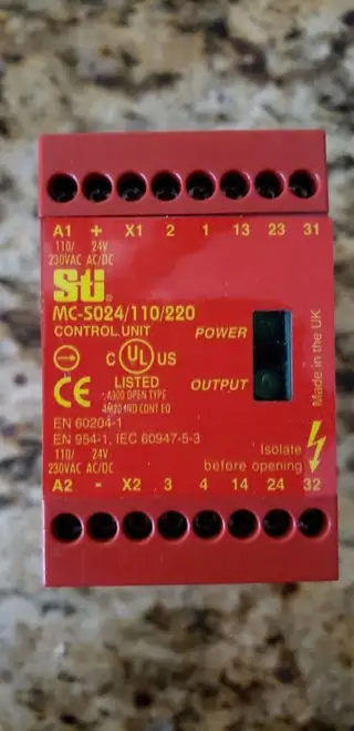 OMRON STI MC-S2 SAFETY RELAY