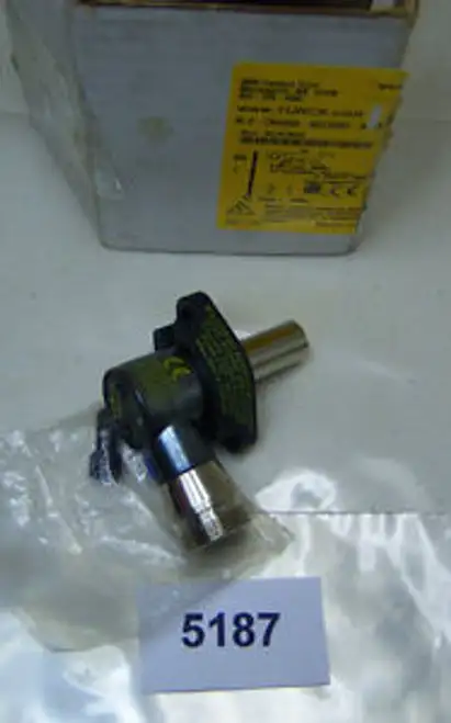 (5187) Turck Proximity Switch 26Mm Probe Minifast Bi2-Crs260-Adz30X2-B1141-S34