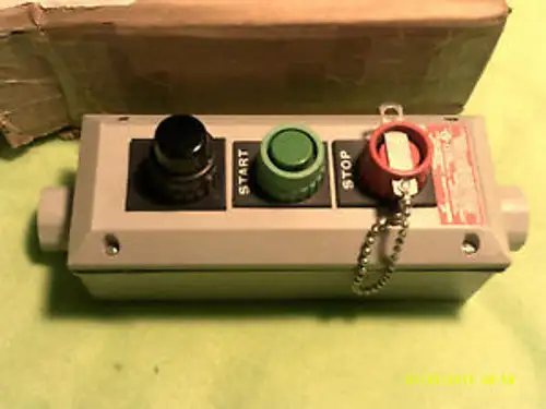 Cooper Crouse Hinds N2S Control Station N2Sc23421-J3-St-Sp Type 3 4X 12 Haz Loc