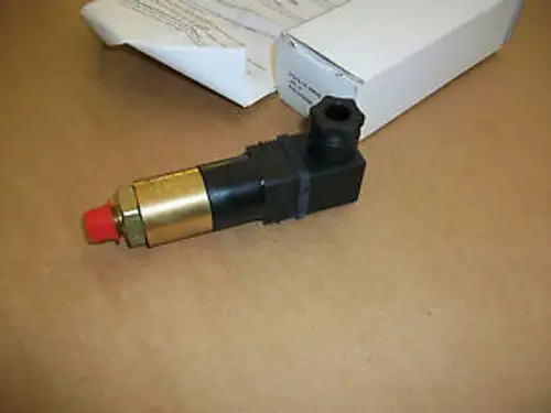 Gems Sensors Pressure Switch PS75-10-4MNZ-C-HC-V p/n 209668