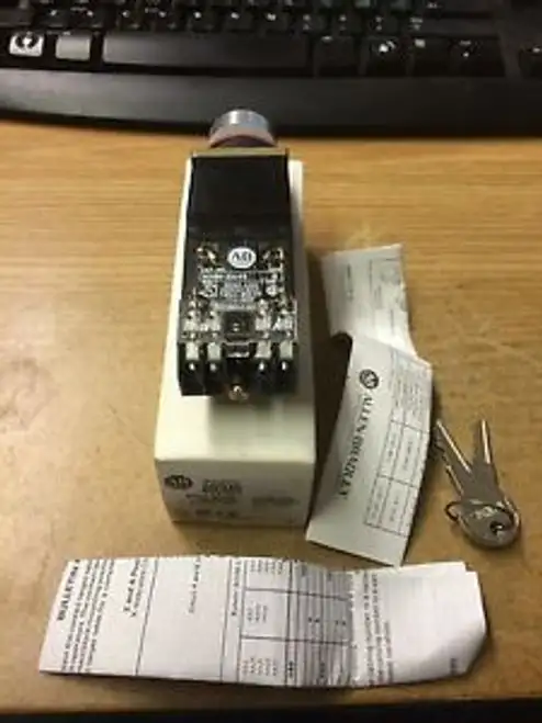 Nib Allen Bradley Small Round Selector Switch P/N: 800Mr-H3102Bla2S (B128)