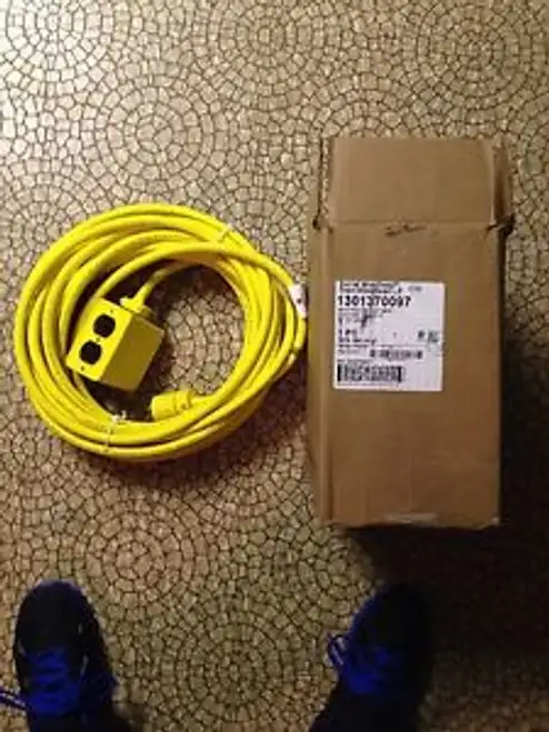 New Yellow Daniel Woodhead 50Ft. Extension Cord W/ Mutiple 4-Plug Outlet Box