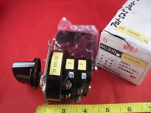 Fuji Rc310 1M 4201 H1B Selector Switch Rotary 220V 1.5Kw 10A 4 Position Nos