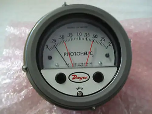 DWYER SERIES 3000MR PHOTOHELIC PRESSURE GAUGE MAX 25 PSIG 24VDC DIAL 0-2IN WATER