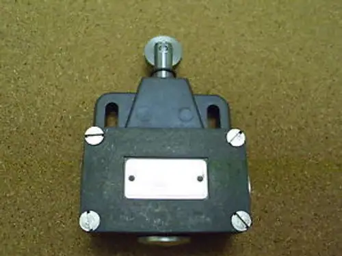 NEW N11RL EUCHNER PRECISION SINGLE PLUNGER LIMIT SWITCH
