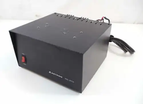 Fuente de alimentación Astran Modelo: RS-20A Salida: 13.8 VDC Entrada: 115V 60Hz