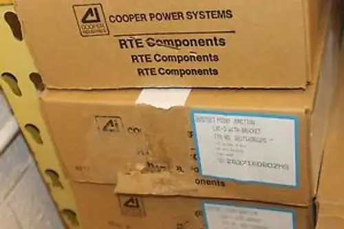 New Rte Cooper Point Junction Lbc-3 15.2/26.3Kv 200 Amp 2637160B02Ms