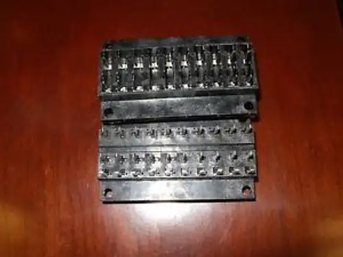 Pack Of 100 Bussman Hlt-10 Buss Fuse Holder