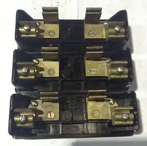 L-836 Trumbull Type A Fuse Pullout Lid 100 Amp 240V