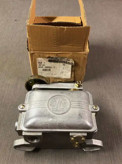 Joslyn Clark HLA-3 (A102-54635A-3) Heavy Duty Limit Switch Watertight Right Hand