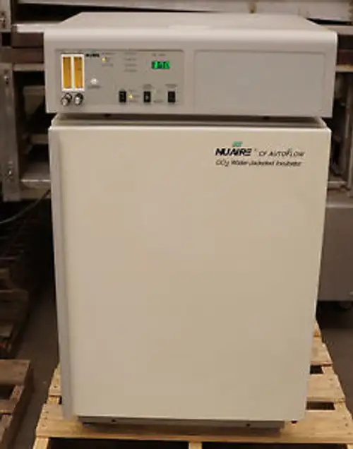 Nuaire Nu-1500 Cd Autoflow C02 Water-Jacketed Incubator