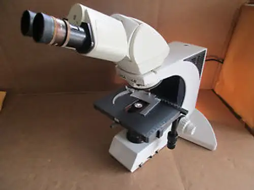 Leica Dmlb Microscope 020-519.507 W/ 2 Eyepieces