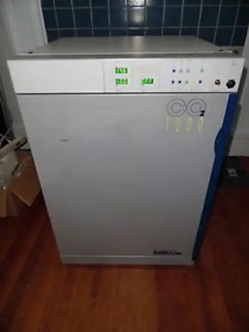 Napco Precision Incubator Series 7000 Co2 Gas Water Jacketed 71001F-0 Deluxe